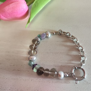 Harmónia és Elegancia: Nemesacél Karkötő Barokk Gyönggyel és Ásványokkal, Ékszer, Karkötő, Ásványkarkötő, Ékszerkészítés, Gyöngyfűzés, gyöngyhímzés, MESKA