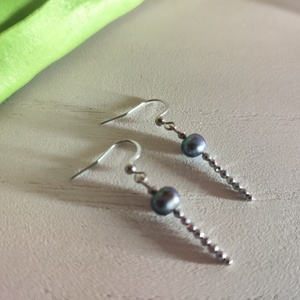 Misztikus Éj � Tenyésztett gyöngy és Hematit fülbevaló - ékszer - fülbevaló - lógó fülbevaló - Meska.hu