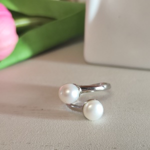 Klasszikus Elegancia: Antikolt Ezüst Állítható Gyűrű Édesvízi Gyöngyökkel - ékszer - gyűrű - gyöngyös gyűrű - Meska.hu