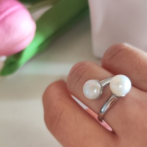 Klasszikus Elegancia: Antikolt Ezüst Állítható Gyűrű Édesvízi Gyöngyökkel - ékszer - gyűrű - gyöngyös gyűrű - Meska.hu