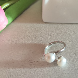 Klasszikus Elegancia: Antikolt Ezüst Állítható Gyűrű Édesvízi Gyöngyökkel - ékszer - gyűrű - gyöngyös gyűrű - Meska.hu