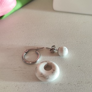 2-az-1-ben Elegancia: Aszimmetrikus Nemesacél - Howlit Ásvány Fülbevaló Szett - ékszer - fülbevaló - lógós kerek fülbevaló - Meska.hu