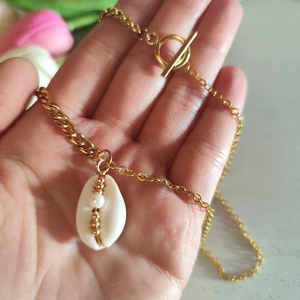 Aranyozott Kagyló-Varázs: Nemesacél Nyaklánc Valódi Gyönggyel, Ékszer, Nyaklánc, Gyöngyös nyaklánc, Ékszerkészítés, MESKA