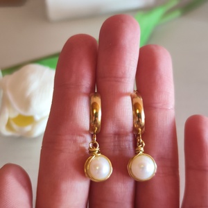 Kézműves Édesvízi Gyöngy Fülbevaló Aranyfényű Nemesacélban - Meska.hu