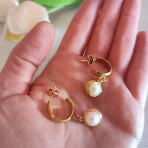 Kézműves Édesvízi Gyöngy Fülbevaló Aranyfényű Nemesacélban - ékszer - fülbevaló - lógó fülbevaló - Meska.hu