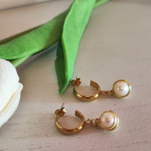 Kézműves Édesvízi Gyöngy Fülbevaló Aranyfényű Nemesacélban - ékszer - fülbevaló - lógó fülbevaló - Meska.hu