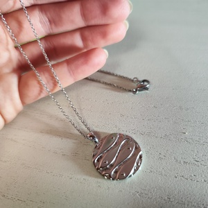 Tengeri ihletésű nemesacél nyaklánc halas medállal- unisex  - Meska.hu