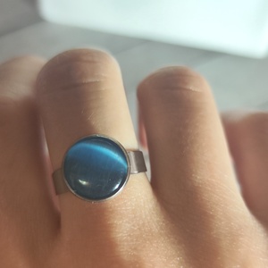 Misztikus kék macskaszem nemesacél állítható gyűrű (12 mm) - ékszer - gyűrű - üveglencsés gyűrű - Meska.hu