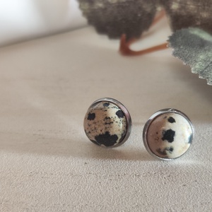 Egyedi Pöttyös Elegancia: Valódi Dalmata Jáspis Nemesacél Cabochon  Fülbevaló (12mm) - ékszer - fülbevaló - pötty fülbevaló - Meska.hu