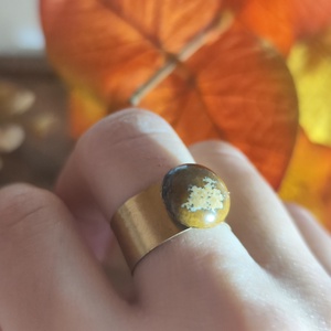 Egyedi Képjáspis sárgaréz gyűrű � Állítható, unisex, minimalista ásvány ékszer! - ékszer - gyűrű - gyöngyös gyűrű - Meska.hu