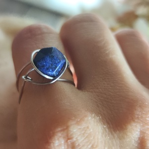 Egyedi kézzel készített nemesacél gyűrű � 10 mm-es ék alakú Lapis Lazuli ásvánnyal (58-as méret) - Meska.hu