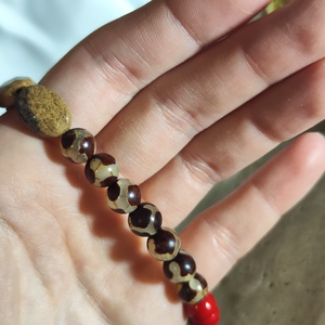 Őszi harmónia és spirituális védelem � AAA képjáspis, tibeti achát és tigrisszem ásvány karkötő (17 cm) - ékszer - karkötő - ásványkarkötő - Meska.hu
