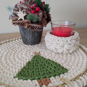 Horgolt karácsonyfa mintás karácsonyi asztaldísz - karácsony - karácsonyi lakásdekoráció - ünnepi asztaldekoráció - Meska.hu