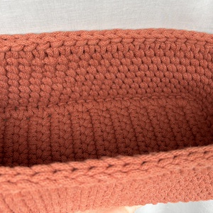 Horgolt terrakotta pelenkatartó kosár - otthon & életmód - babaszoba, gyerekszoba - játéktároló - Meska.hu