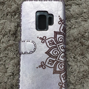  Mandalás egyedi készítésű gravírozott bőr telefon tok -  - Meska.hu