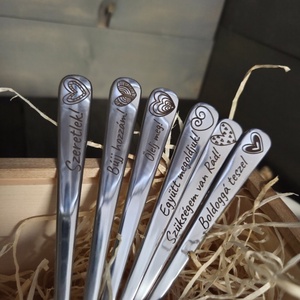 Örökké együtt bögre és kiskanál szett díszdobozban - esküvő - emlék & ajándék - doboz - Meska.hu Örökké együtt bögre és kiskanál szett díszdobozban - esküvő - emlék & ajándék - doboz - Meska.hu