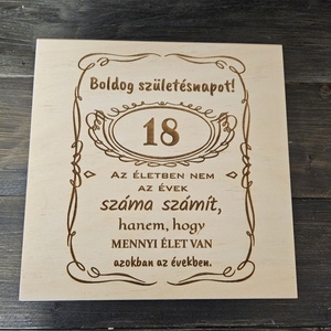 A kor nem számít szülinapi gravírozott ajándékcsomag díszdoboz - Meska.hu