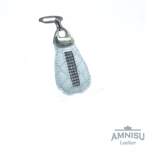 Fehér lakk krokkómintás csepp alakú swarovski köves bőr kulcstartó H3013 - Meska.hu