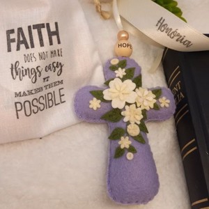 Kereszt, filc virágokkal-Bibliai igés zsákban-HOPE-vLila - otthon & életmód - vallás - kereszt - Meska.hu