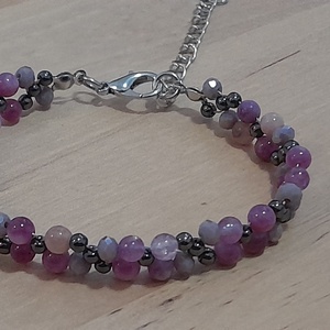 Lila gyöngy karkötő, Ékszer, Karkötő, Gyöngyös karkötő, Gyöngyfűzés, gyöngyhímzés, MESKA