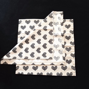 Textil szalvéta -fekete szívek barna kockás alapon, Otthon & Életmód, Konyhafelszerelés, tálalás, Konyhai textil, Szalvéta, Varrás, MESKA