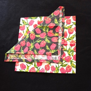 Textil szalvéta -tulipán varációk fejete és natúr alapon - otthon & életmód - konyhafelszerelés, tálalás - konyhai textil - szalvéta - Meska.hu