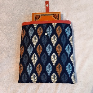 Könyvtok - kék alapon páveszemes minta, Könyv & Zene, Könyvtok, Varrás, MESKA