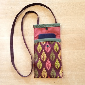 Nyakba akasztható mobil tok - barna alapon őszies pávaszemek - táska & tok - pénztárca & más tok - telefontok - Meska.hu