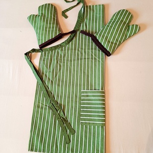 Konyha szett  /kötény, kesztyű/ - zöld - fehér csíkos - otthon & életmód - konyhafelszerelés, tálalás - konyhai textil - edényfogó & edényfedő - Meska.hu