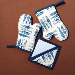 Konyha szett : 2 db kesztyű fedélfogóval -kék szardínia mintás, Otthon & Életmód, Konyhafelszerelés, tálalás, Konyhai textil, Edényfogó & Edényfedő, Varrás, MESKA