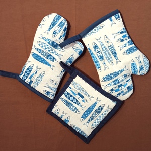 Konyha szett : 2 db kesztyű fedélfogóval -kék szardínia mintás - otthon & életmód - konyhafelszerelés, tálalás - konyhai textil - edényfogó & edényfedő - Meska.hu