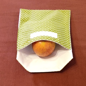 Tépőzáras snackbag,  uzsonnatasak, szendvics tartó - zöld fehér apró pöttyös - Meska.hu