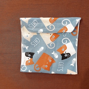 Tépőzáras snackbag,  uzsonnatasak, szendvics tartó -Kék alapon cicás, dekor vászon - táska & tok - bevásárlás & shopper táska - kenyeres zsák - Meska.hu