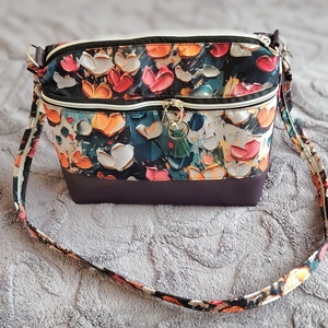 Válltáska festett szívek mitával - Meska.hu