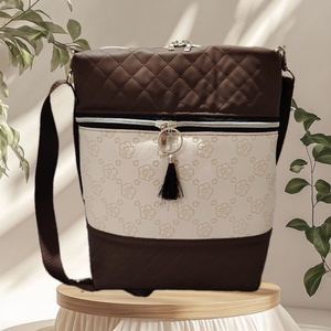 Nagy Válltáska virágmintával, Táska & Tok, Kézitáska & válltáska, Vállon átvethető táska, Varrás, MESKA