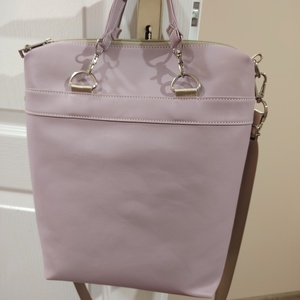 Lila dombornyomott Kézi és válltáska  - táska & tok - kézitáska & válltáska - vállon átvethető táska - Meska.hu