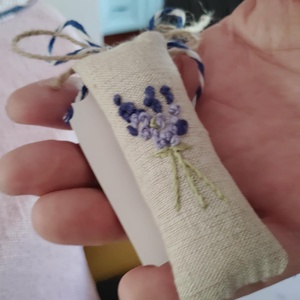  Zsebre zárt hála � Kézzel hímzett egyedi köszönetajándék és ajándékkísérő - otthon & életmód - autó - autós illatosító - Meska.hu