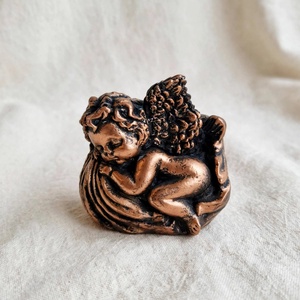 Alvó angyalka figura - bronz antikolt kis angyal - őszi / karácsonyi dekor - Meska.hu
