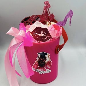 Barbie ballagási virágdoboz füles, Otthon & Életmód, Dekoráció, Virágdísz és tartó, Csokor & Virágdísz, Virágkötés, MESKA