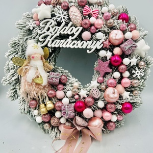 35 cm-es havasított műfenyő ajtódísz rózsaszín angyalkával és Boldog Karácsonyt felirattal - Meska.hu