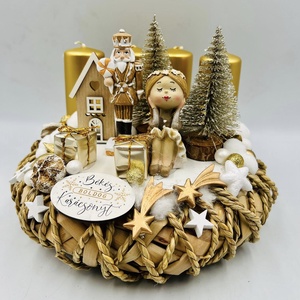 Aranyfehér diótörős adventi koszorú  4 gyertyával, prémium dekorokkal (kb. 2527 cm), Karácsony, Karácsonyi lakásdekoráció, Ünnepi asztaldekoráció, Virágkötés, MESKA