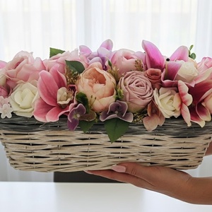 40 cm-es vesszőkosárban művirág asztaldísz �  rózsaszín árnyalatok, Otthon & Életmód, Dekoráció, Asztal és polc dekoráció, Asztaldísz, Virágkötés, MESKA
