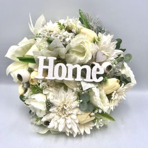 Fehér művirágos ajtódísz vegyes virágokkal - Meska.hu