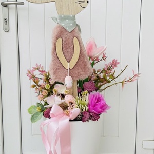 Nyuszi vendégváró kaspós dísz, kb. 58cm � maradandó dekoráció, Ünnepi díszek, dekorációk, Húsvéti díszek és dekorációk, Húsvéti virágos díszek, Virágkötés, MESKA