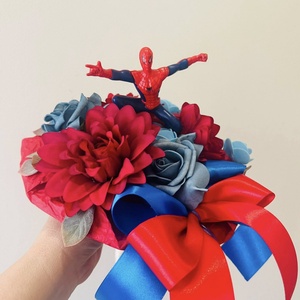 Pókember csokor ballagási, Otthon & Életmód, Virágdekoráció, Virágok, Virágcsokor, Virágkötés, MESKA