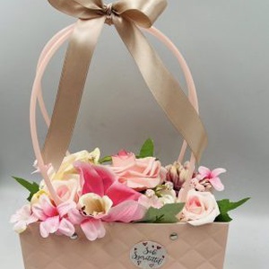 Virágos táska bármilyen alkalomra ballagás, vagy pedagógusoknak, Otthon & Életmód, Virágdekoráció, Virágok, Virágcsokor, Virágkötés, MESKA