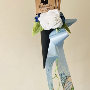 Ballagási csokor fiú pénzátadóval, Otthon & Életmód, Virágdekoráció, Virágok, Virágcsokor, Virágkötés, MESKA