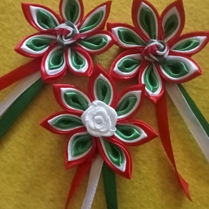 Kokárda szalaggal - ékszer - kitűző és bross - Meska.hu
