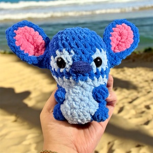 Horgolt Stitch plüss  kézzel készült figura kék és rózsaszín színben - Meska.hu
