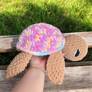 Horgolt színes tengeri teknős (amigurumi) - Meska.hu
